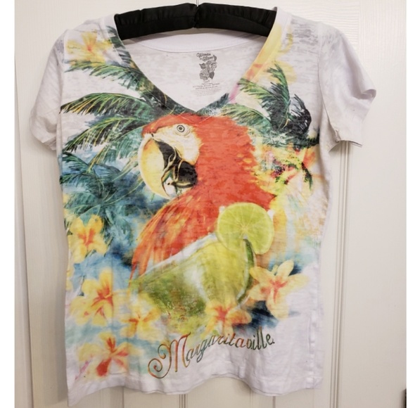Woman to blame Margaritaville parrot tee - Picture 2 of 4